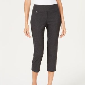 NWT Alfani Petite Tummy-Control Pull-On Capri Pant